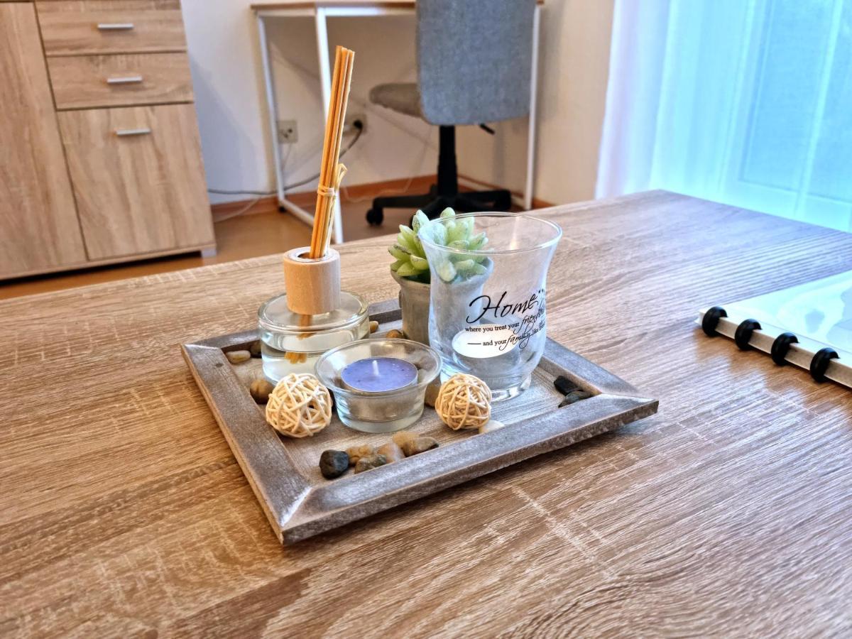 Brise Business Apartment Nahe Leipziger Messe - Porsche - Bmw - Dhl - Wlan - Parkplatz - Business Travelers Only ภายนอก รูปภาพ